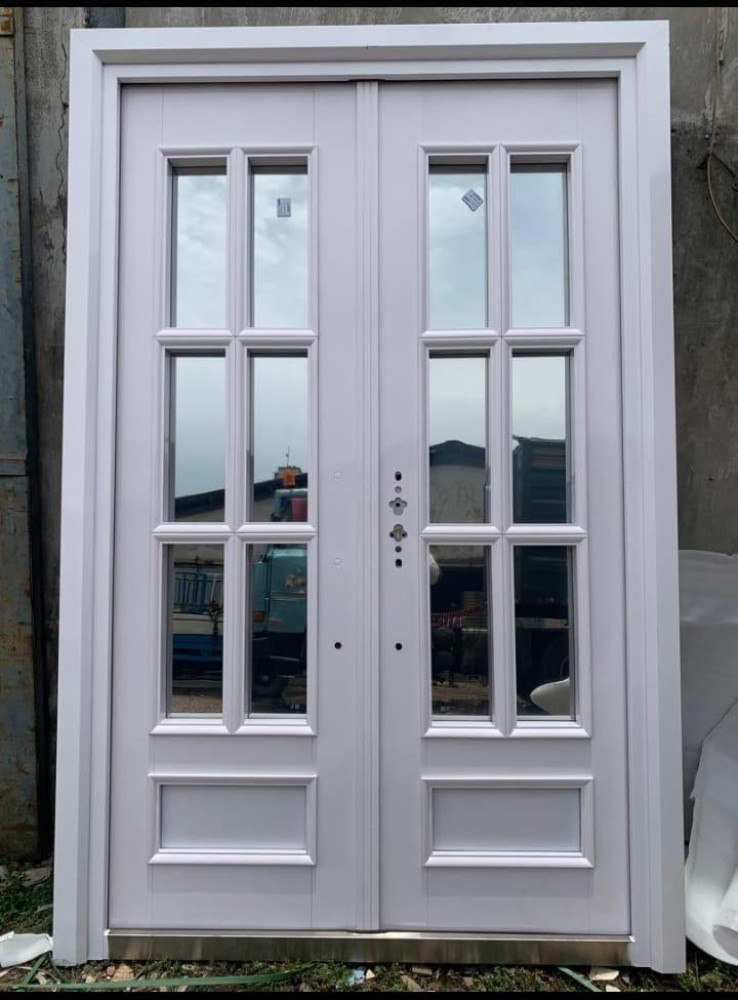 White French glass door suitable for residential and commercial front entrance