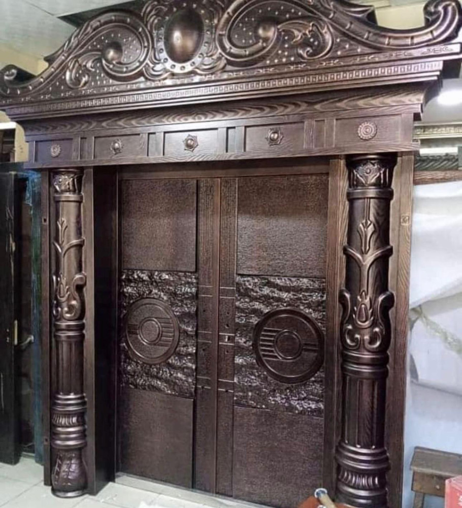 Armoured ecurity Door featuring a heavy-guage ark pillar design 