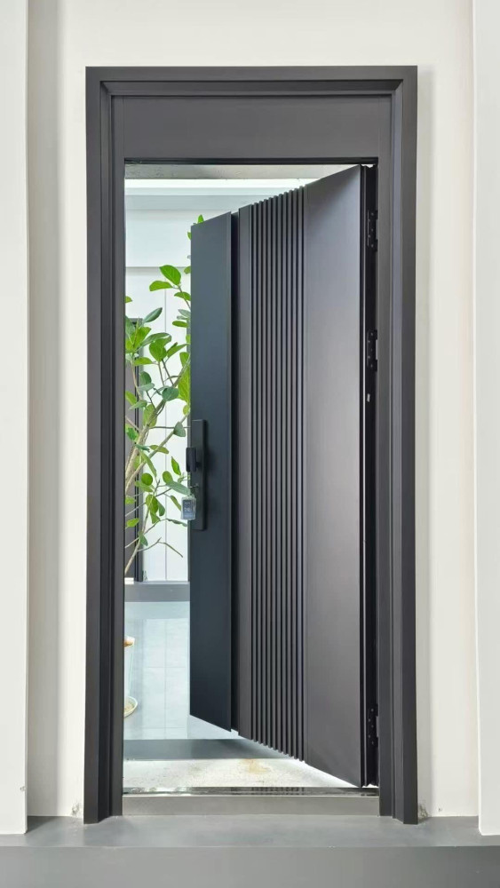Tenon Security armoured door equipped with a smart system